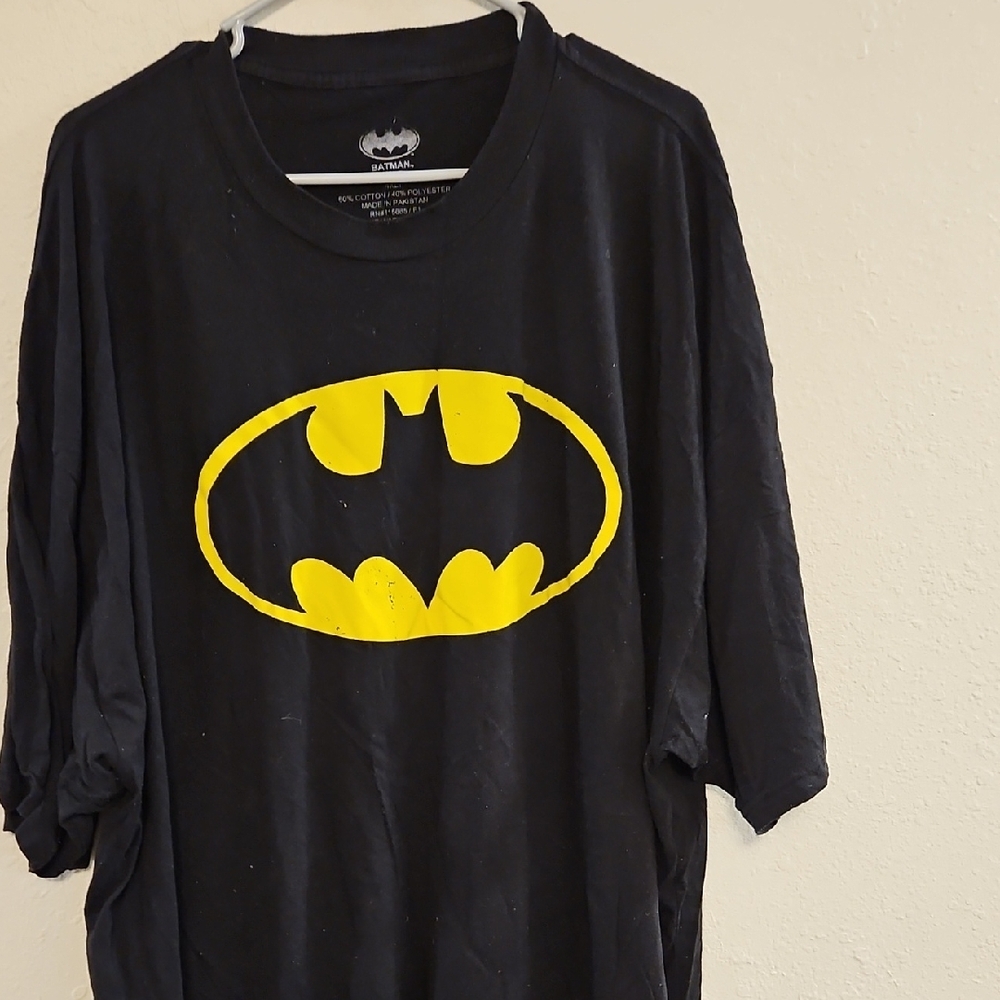 Batman Black and Yellow Graphic T-Shirt